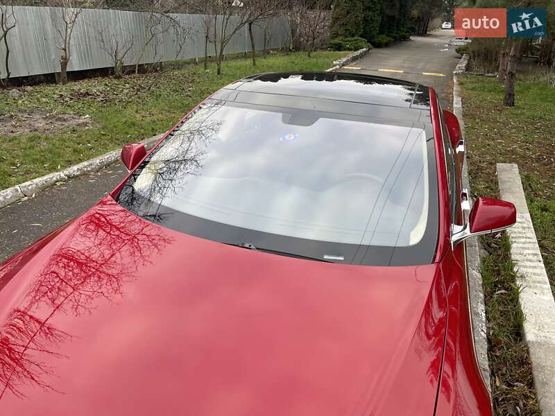 Ліфтбек Tesla Model S 2014 в Києві