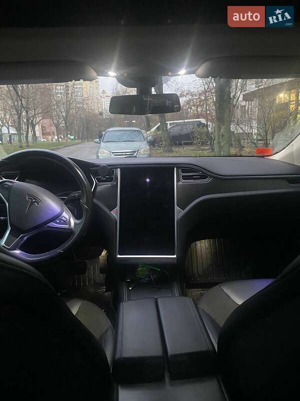 Лифтбек Tesla Model S 2014 в Киеве
