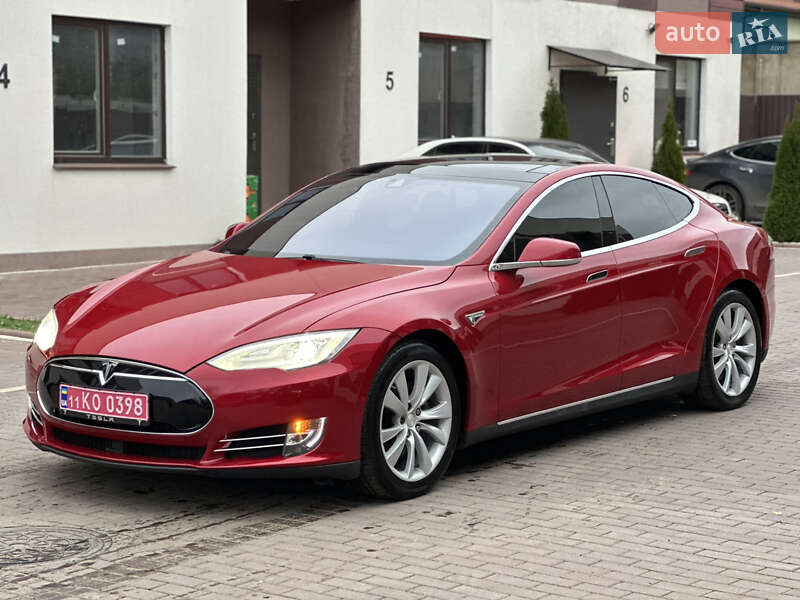 Ліфтбек Tesla Model S 2015 в Одесі фото 2 Ліфтбек Tesla Model S 2015 в Одесі