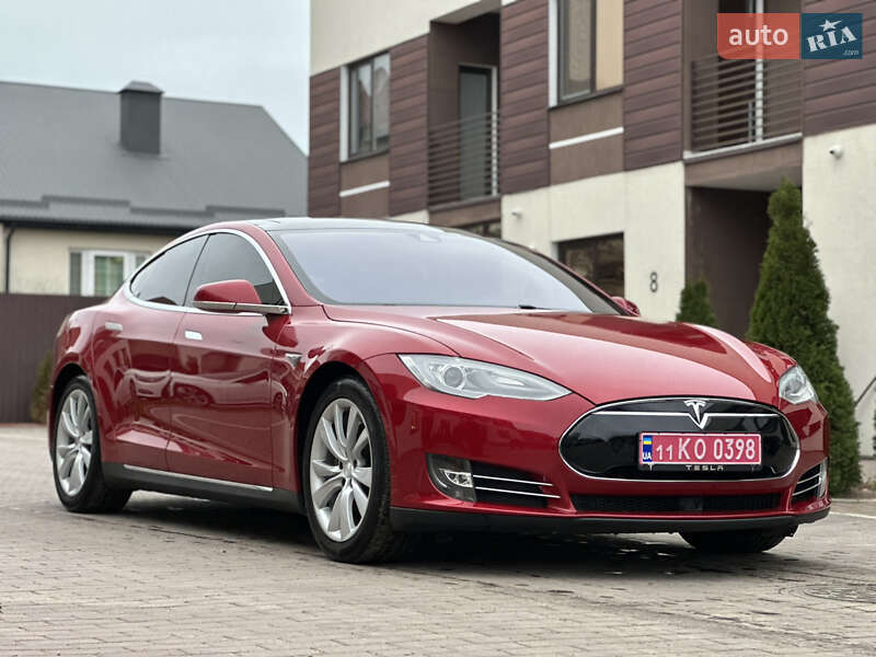 Ліфтбек Tesla Model S 2015 в Одесі фото 7 Ліфтбек Tesla Model S 2015 в Одесі