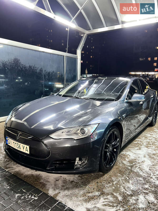 Tesla Model S 2015 Tesla Model S 2015