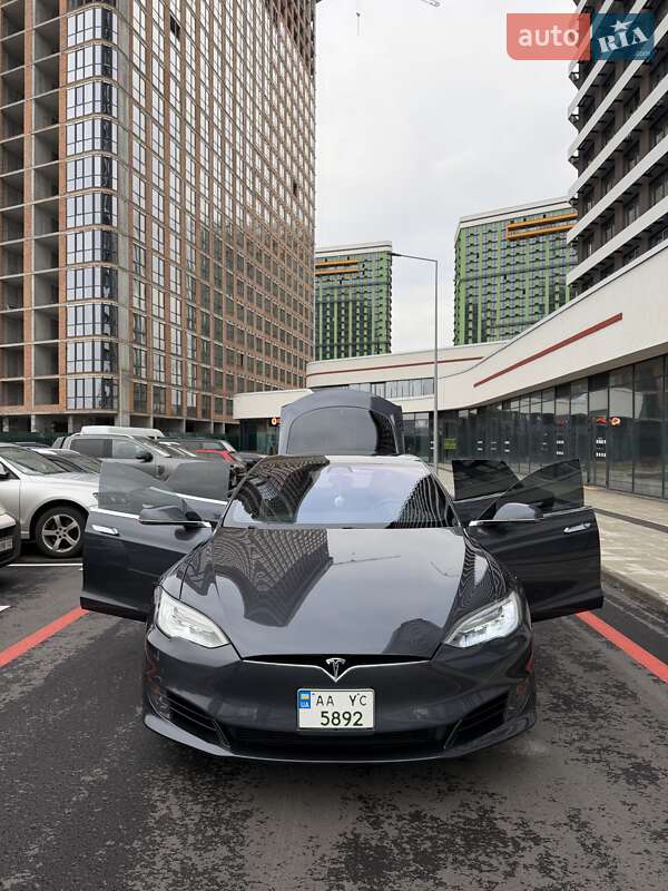 Ліфтбек Tesla Model S 2017 в Києві фото 7 Ліфтбек Tesla Model S 2017 в Києві