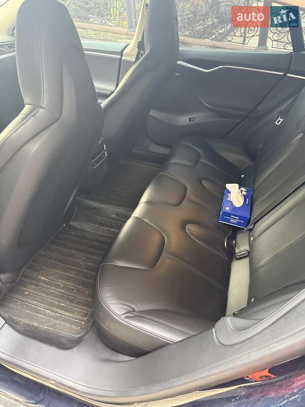 Лифтбек Tesla Model S 2015 в Киеве