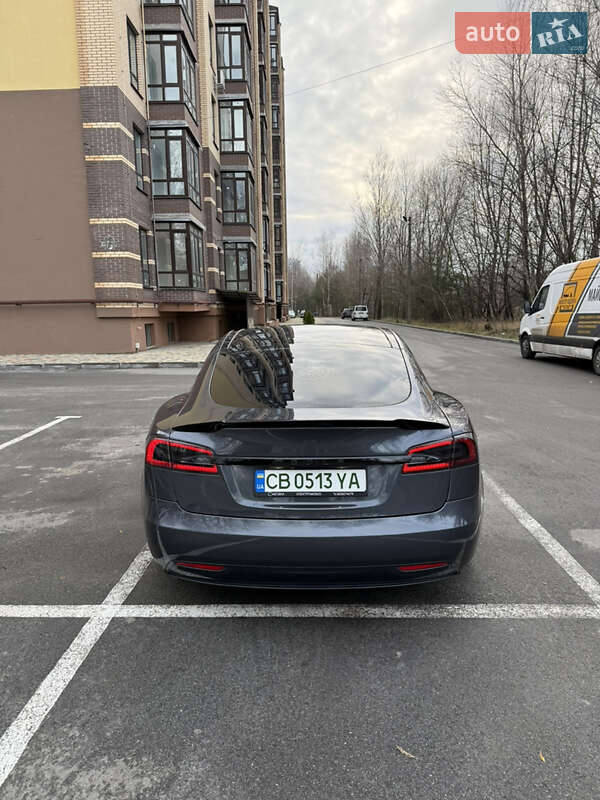 Лифтбек Tesla Model S 2018 в Чернигове