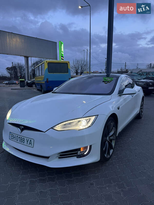 Ліфтбек Tesla Model S 2013 в Одесі