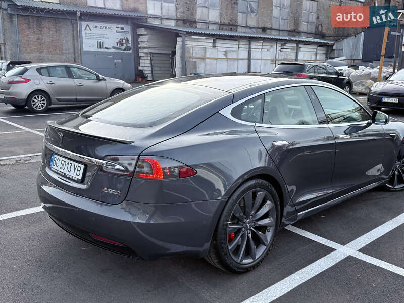 Лифтбек Tesla Model S 2017 в Киеве фото 4 Лифтбек Tesla Model S 2017 в Киеве