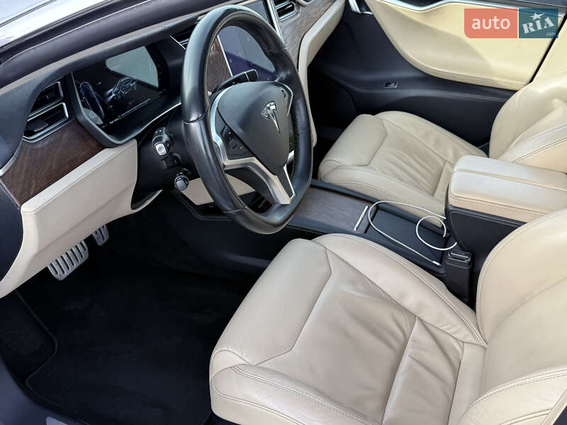Лифтбек Tesla Model S 2017 в Киеве фото 11 Лифтбек Tesla Model S 2017 в Киеве