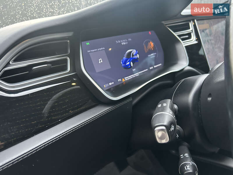 Ліфтбек Tesla Model S 2017 в Львові