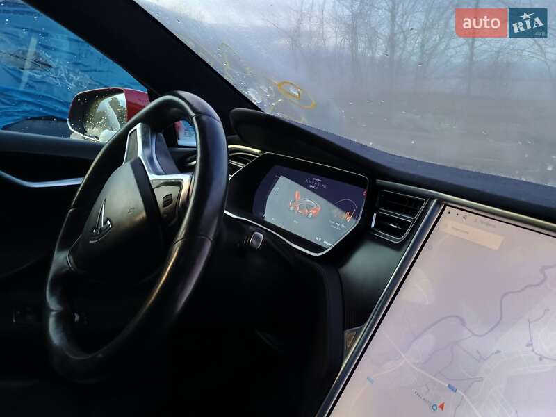 Лифтбек Tesla Model S 2016 в Самборе