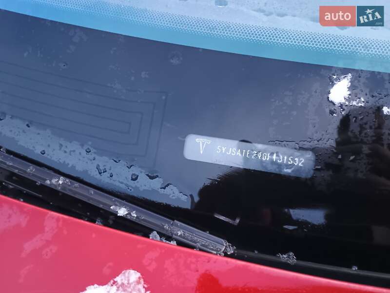 Лифтбек Tesla Model S 2016 в Самборе