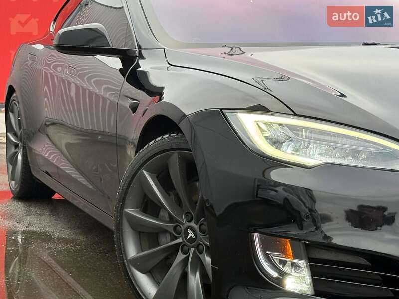 Лифтбек Tesla Model S 2019 в Киеве
