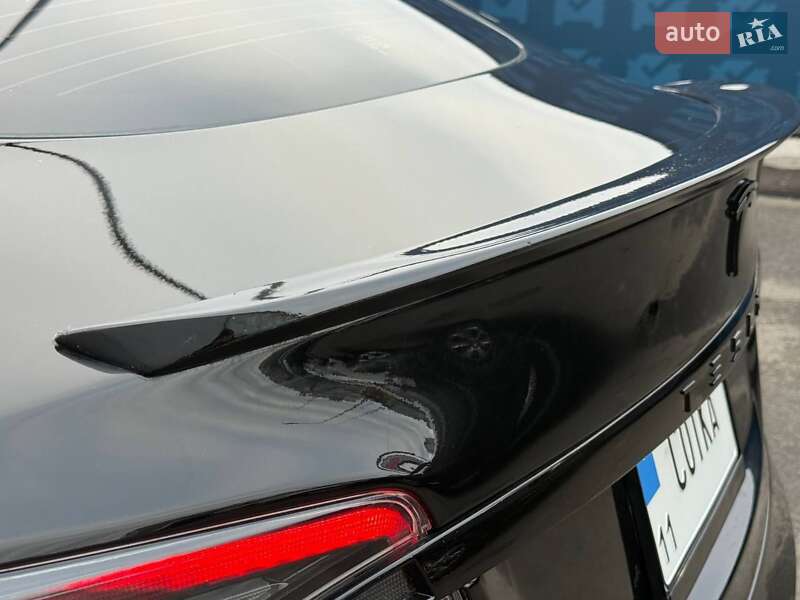 Лифтбек Tesla Model S 2019 в Киеве