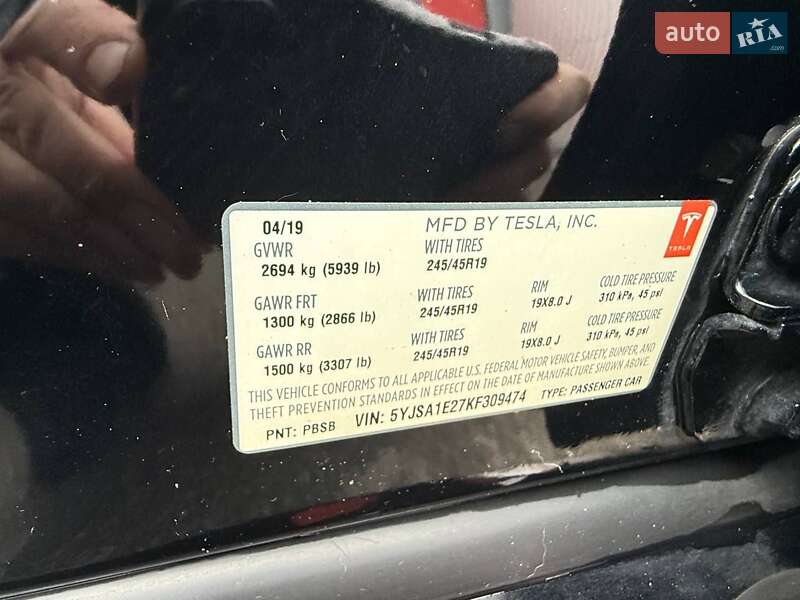 Лифтбек Tesla Model S 2019 в Киеве