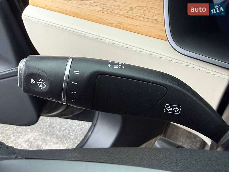 Лифтбек Tesla Model S 2019 в Киеве