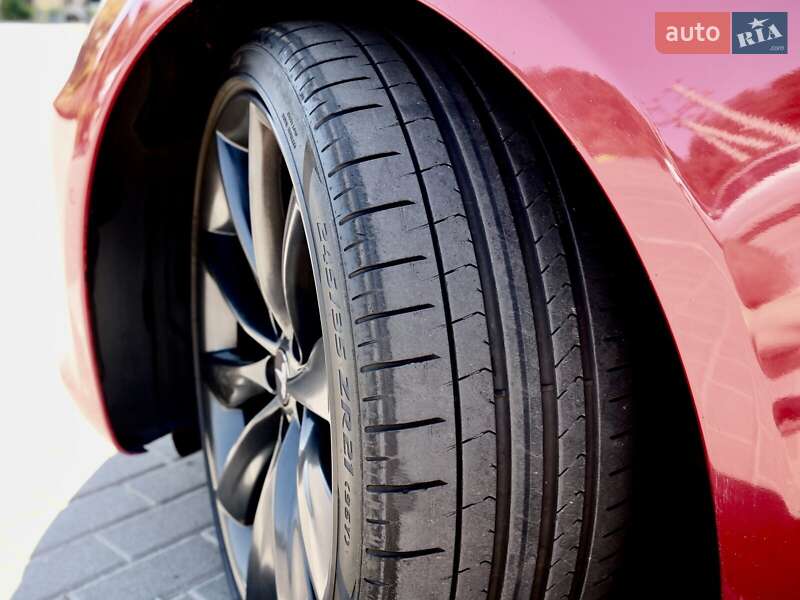 Лифтбек Tesla Model S 2017 в Сходнице