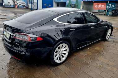 Лифтбек Tesla Model S 2016 в Львове