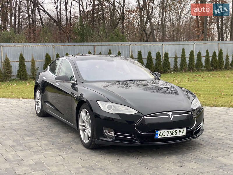 Лифтбек Tesla Model S 2013 в Луцке фото Лифтбек Tesla Model S 2013 в Луцке