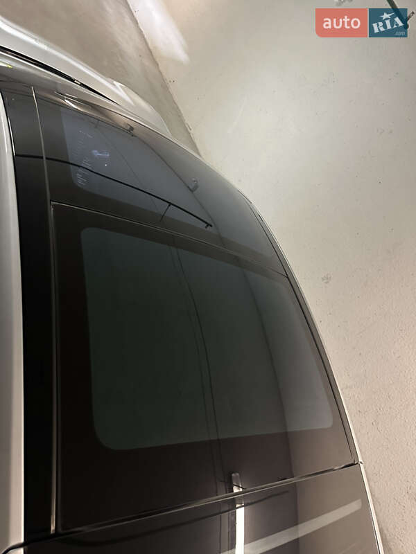 Лифтбек Tesla Model S 2018 в Киеве