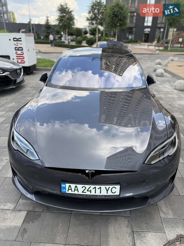 Лифтбек Tesla Model S 2023 в Киеве