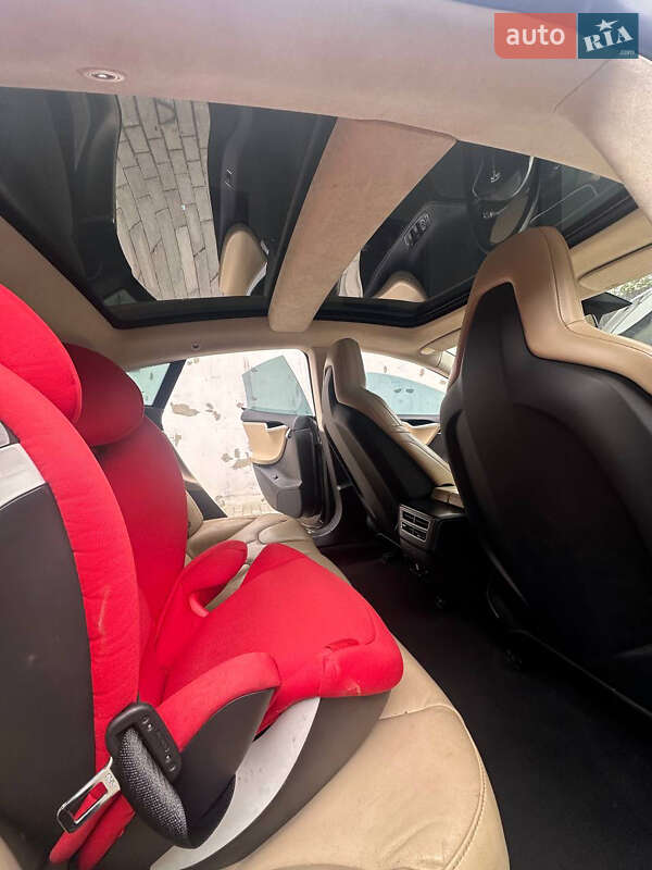 Лифтбек Tesla Model S 2016 в Львове фото 14 Лифтбек Tesla Model S 2016 в Львове