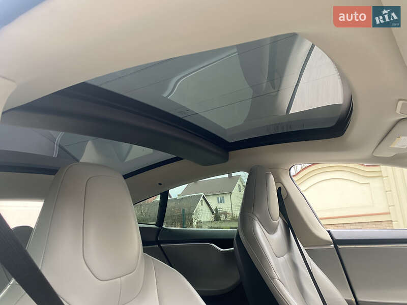 Лифтбек Tesla Model S 2013 в Коломые