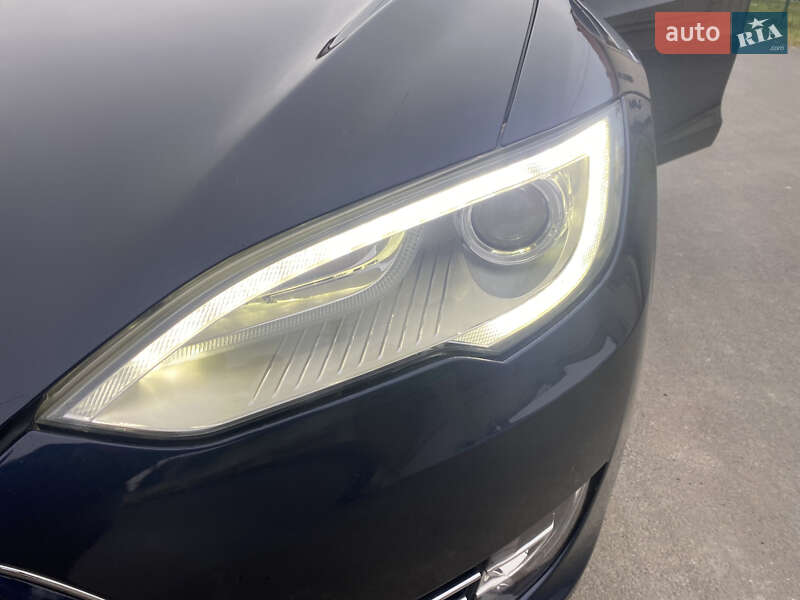 Лифтбек Tesla Model S 2013 в Коломые