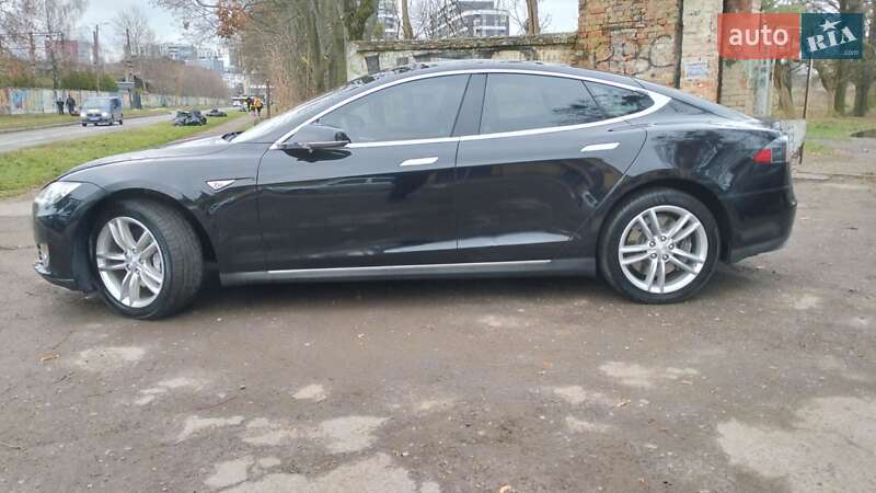 Лифтбек Tesla Model S 2015 в Львове фото 7 Лифтбек Tesla Model S 2015 в Львове