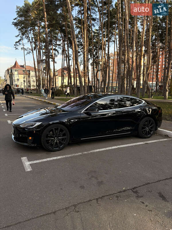 Ліфтбек Tesla Model S 2016 в Києві