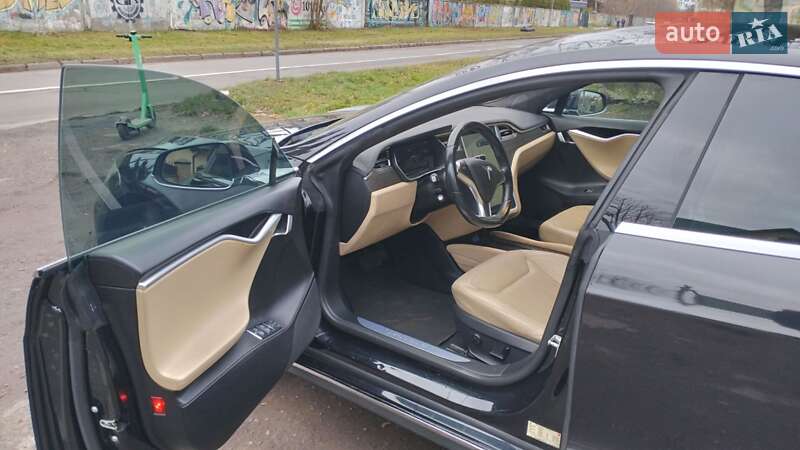 Лифтбек Tesla Model S 2015 в Львове фото 11 Лифтбек Tesla Model S 2015 в Львове