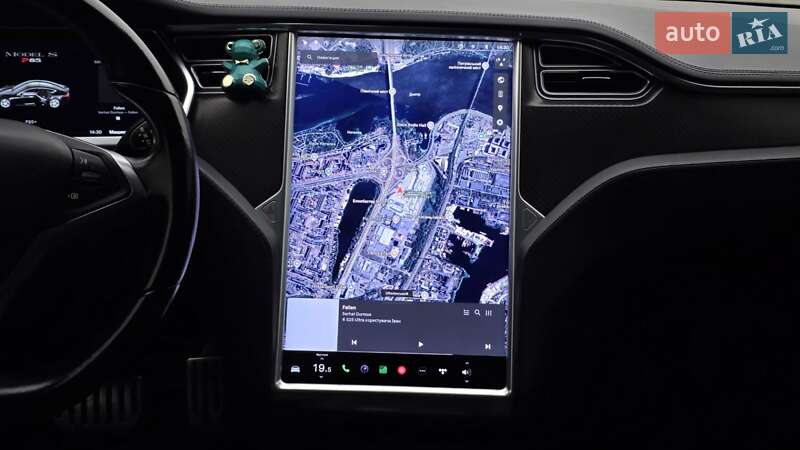 Ліфтбек Tesla Model S 2013 в Києві