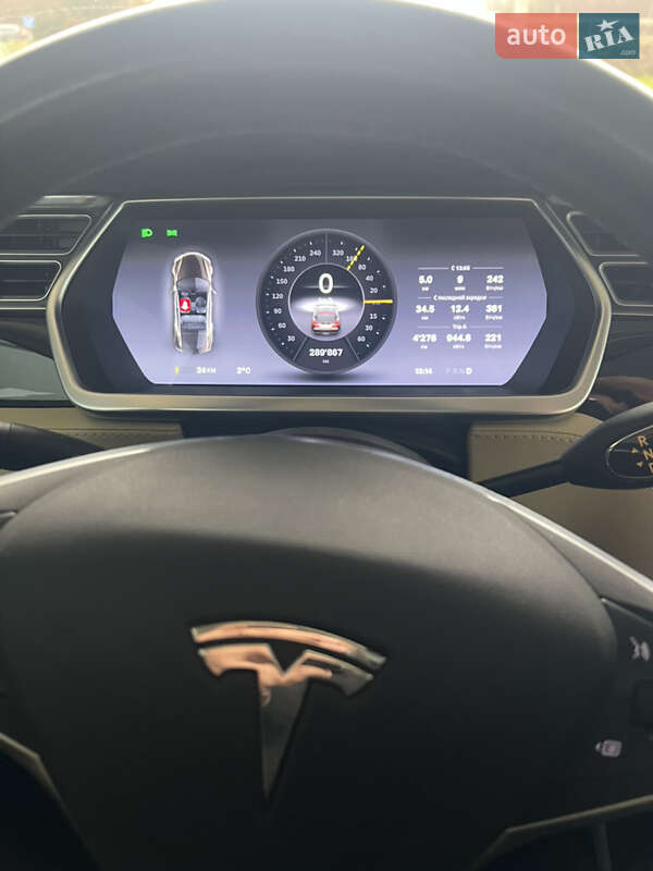 Лифтбек Tesla Model S 2014 в Львове