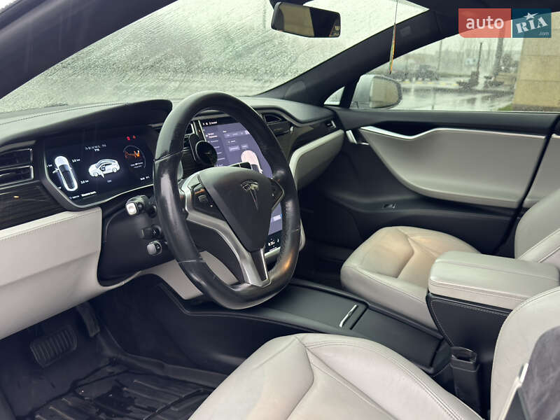 Лифтбек Tesla Model S 2016 в Киеве фото 24 Лифтбек Tesla Model S 2016 в Киеве