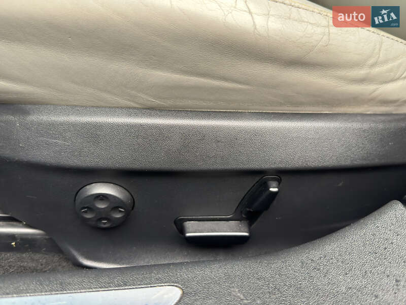 Лифтбек Tesla Model S 2016 в Киеве фото 33 Лифтбек Tesla Model S 2016 в Киеве