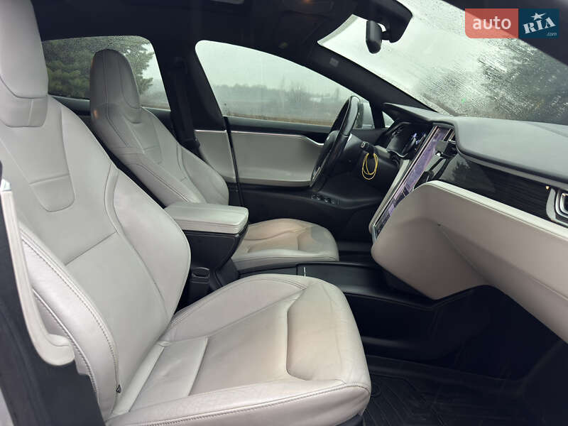 Лифтбек Tesla Model S 2016 в Киеве фото 38 Лифтбек Tesla Model S 2016 в Киеве