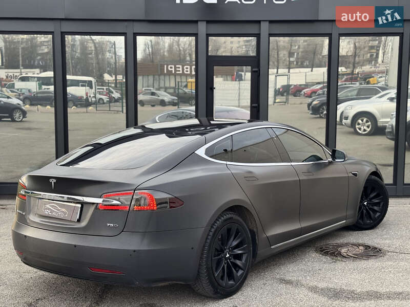 Ліфтбек Tesla Model S 2017 в Києві