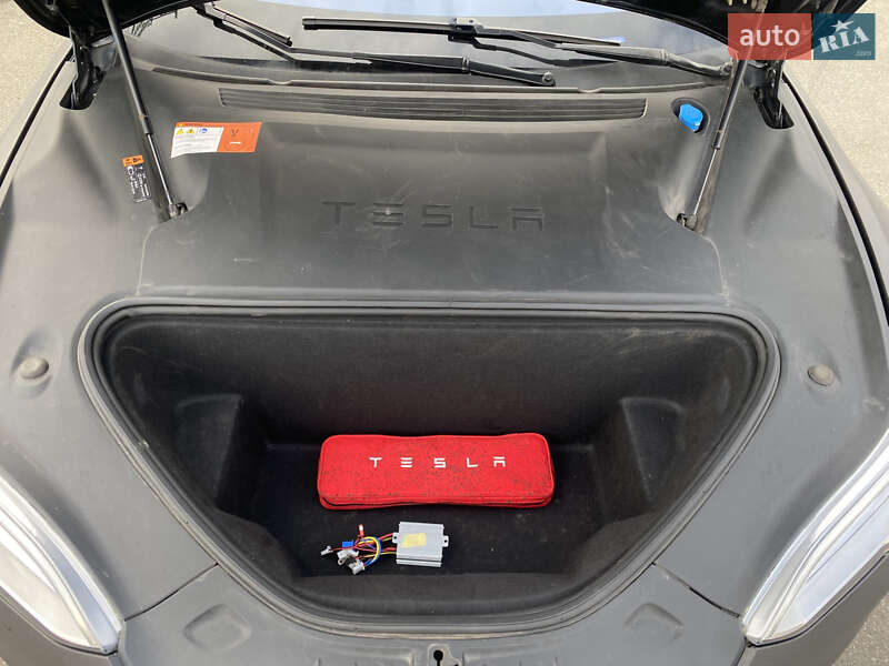 Ліфтбек Tesla Model S 2017 в Києві