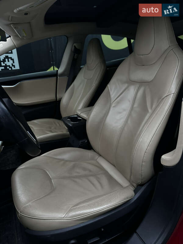 Лифтбек Tesla Model S 2013 в Львове