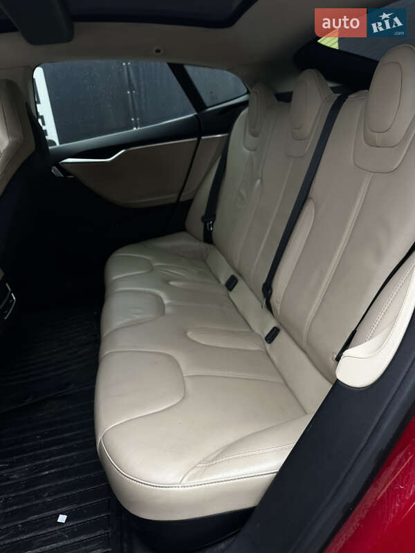 Лифтбек Tesla Model S 2013 в Львове