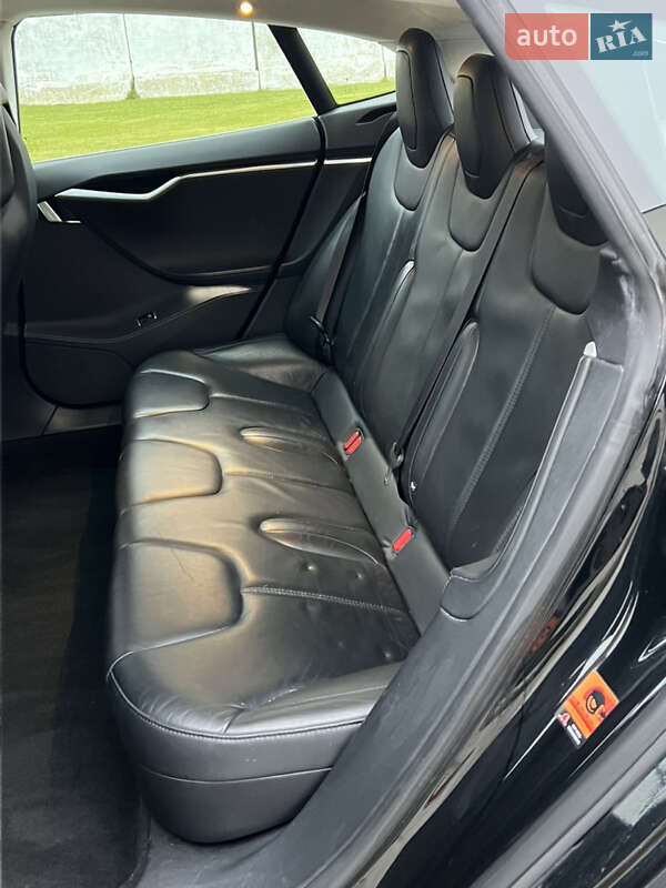 Ліфтбек Tesla Model S 2015 в Луцьку фото 28 Ліфтбек Tesla Model S 2015 в Луцьку