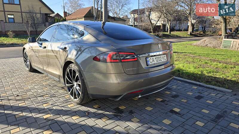 Ліфтбек Tesla Model S 2016 в Черкасах фото 7 Ліфтбек Tesla Model S 2016 в Черкасах
