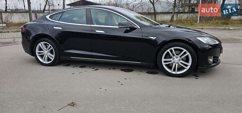 Лифтбек Tesla Model S 2014 в Тернополе
