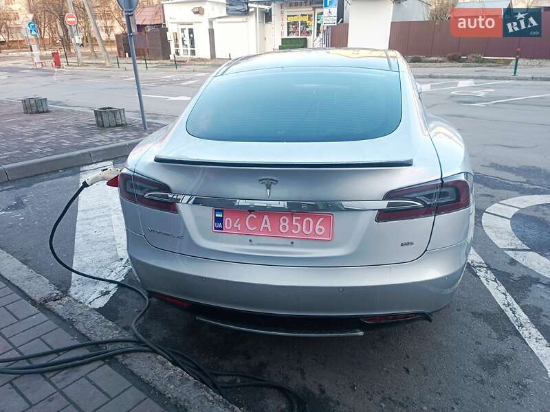 Ліфтбек Tesla Model S 2014 в Львові фото 3 Ліфтбек Tesla Model S 2014 в Львові