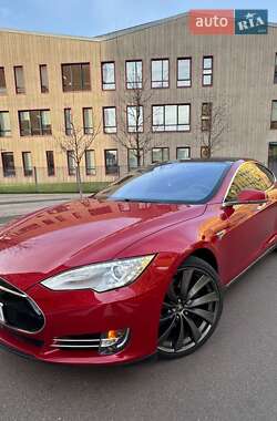 Ліфтбек Tesla Model S 2016 в Києві