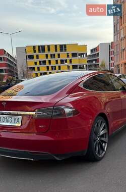 Ліфтбек Tesla Model S 2016 в Києві