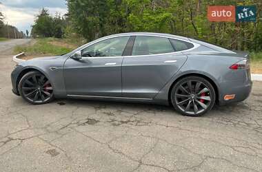 Лифтбек Tesla Model S 2013 в Саврани