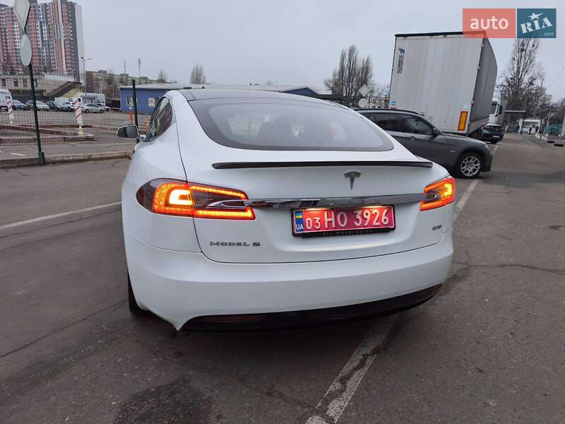 Лифтбек Tesla Model S 2018 в Киеве фото 6 Лифтбек Tesla Model S 2018 в Киеве