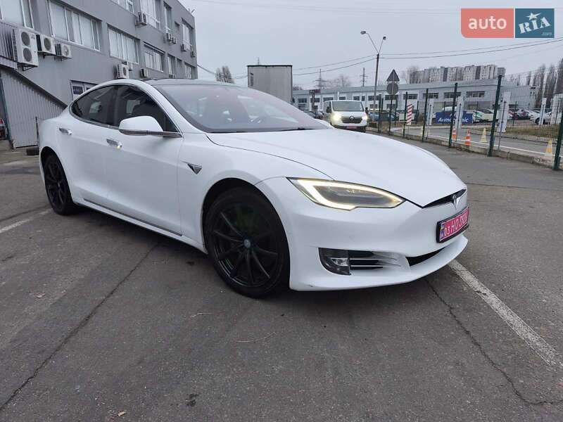 Лифтбек Tesla Model S 2018 в Киеве фото 16 Лифтбек Tesla Model S 2018 в Киеве