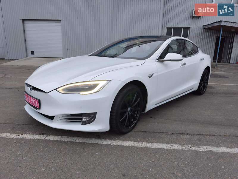 Лифтбек Tesla Model S 2018 в Киеве фото 21 Лифтбек Tesla Model S 2018 в Киеве