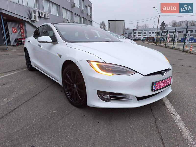 Лифтбек Tesla Model S 2018 в Киеве фото 25 Лифтбек Tesla Model S 2018 в Киеве
