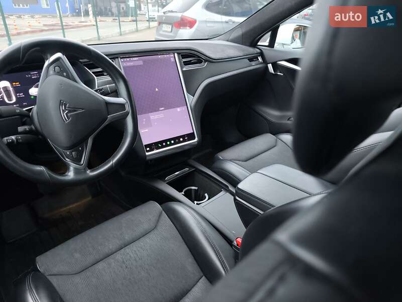 Лифтбек Tesla Model S 2018 в Киеве фото 47 Лифтбек Tesla Model S 2018 в Киеве